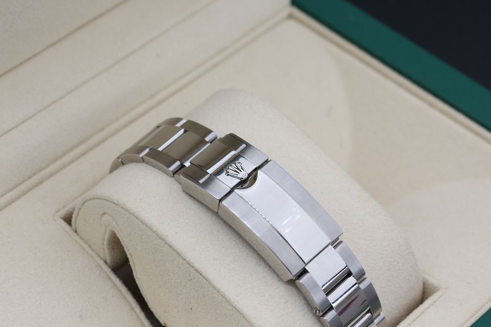 Rolex GMT Master II 116710 LN Image 3